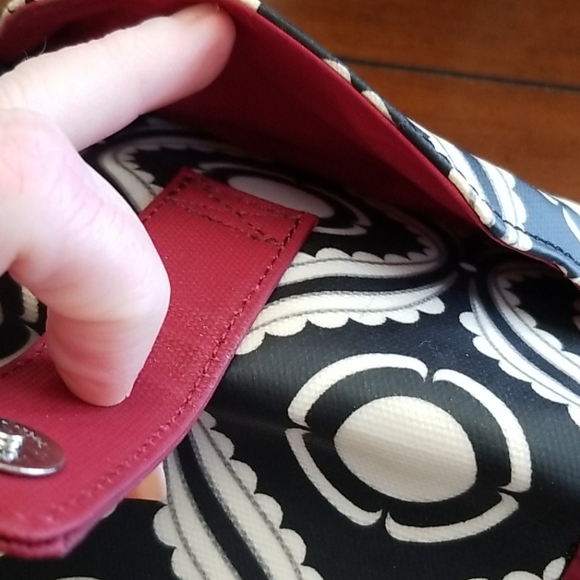 😍 PETUNIA PICKLE BOTTOM WRISTLET - Picture 8 of 8